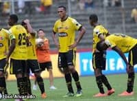 Apuntes al llegar a la primera mitad de la primera mitad del campeonato
nacional de futbol.