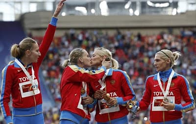Dos atletas rusas en contra de ley anti-gay de Putin