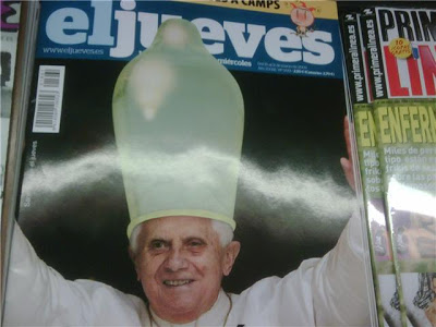 El Papa y el Sombrero del Momento.