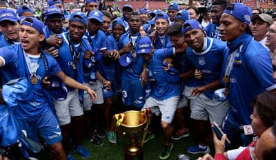 Nomadas y campeones