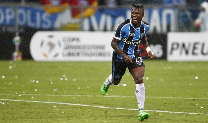 Ecuatorianos que jugando copa libertadores, anotaron por clubes extranjeros