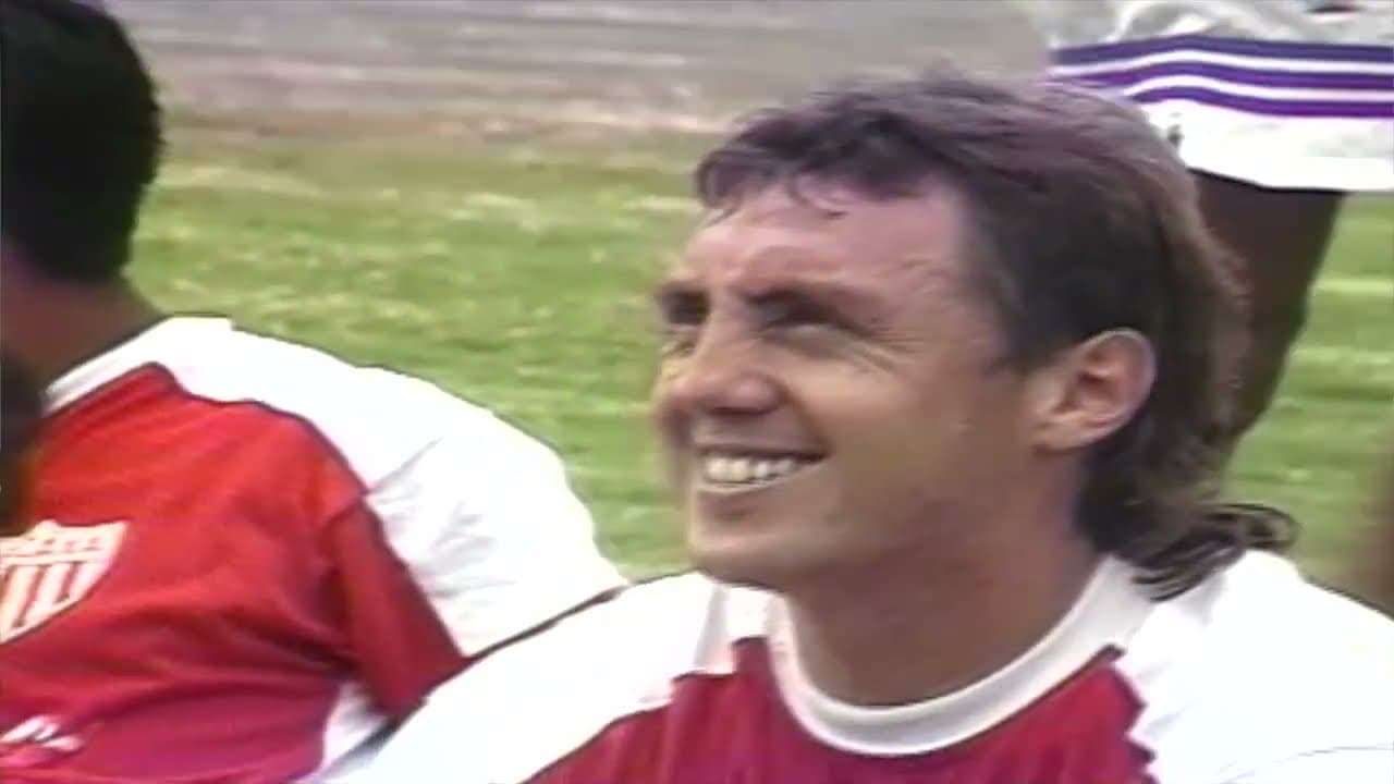 Alex Aguinaga para millennials