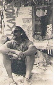 Montañita y uno de sus iconos en los 90s